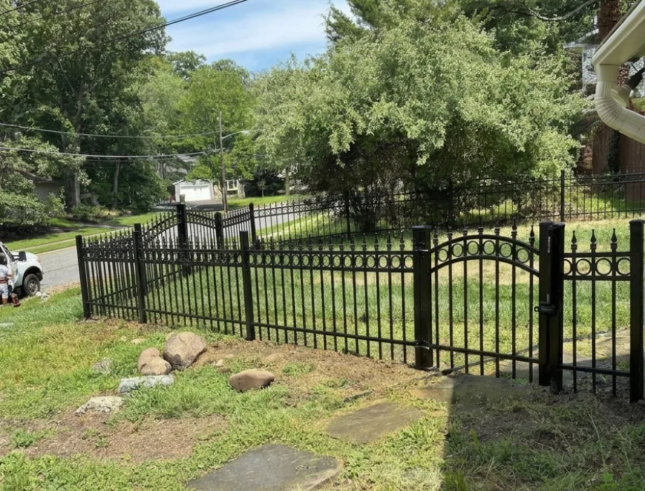 Black Aluminum Fence- Monarch w/Rings