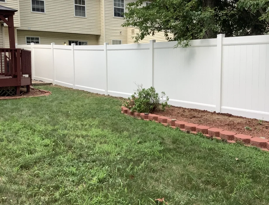 6'H Hamilton - White White Vinyl Fence