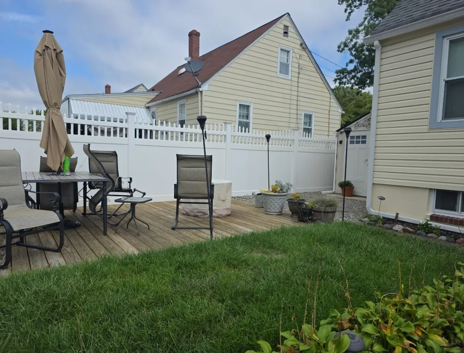 White Vinyl Fence- Livingston