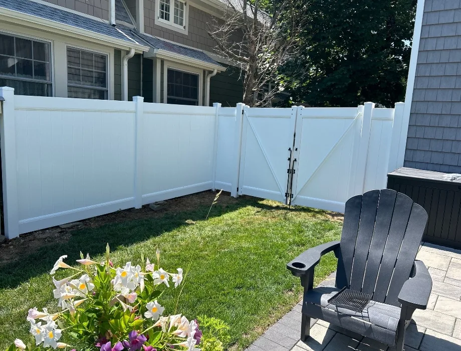 6'H Hamilton - White White Vinyl Fence