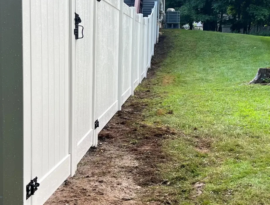 6'H White Hamilton 8' OC White Vinyl Fence