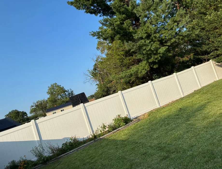 6'H Hamilton - White White Vinyl Fence