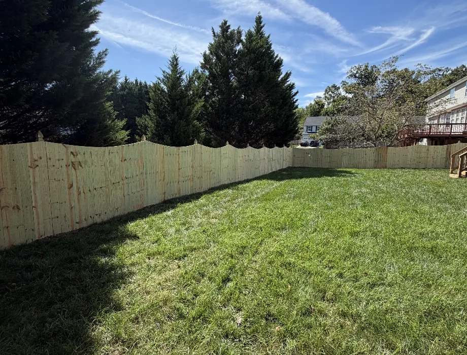6'H Scallop Cut Wood Fence
