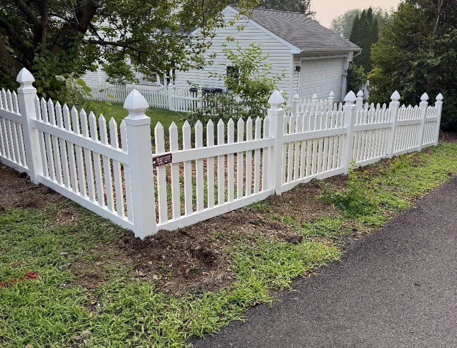 4'H White Kirkwall 4'H White Vinyl Fence