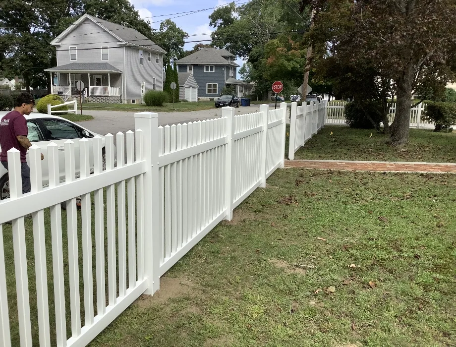 4'H Classic White Vinyl Picket White Vinyl Fence