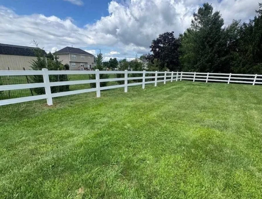 White Ranch Rail w/ Weld Wire