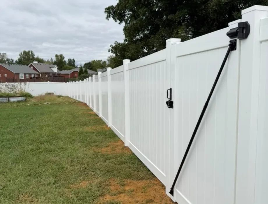 6'H White Hamilton 8' OC White Vinyl Fence