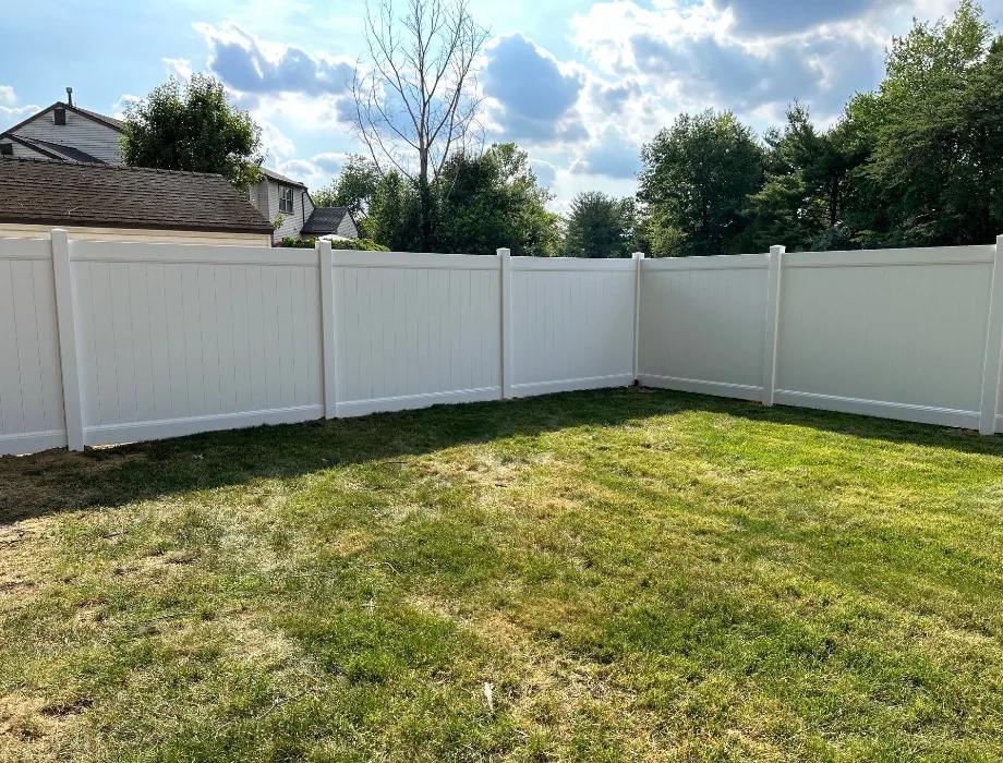 6'H White Hamilton Fence White Vinyl Fence