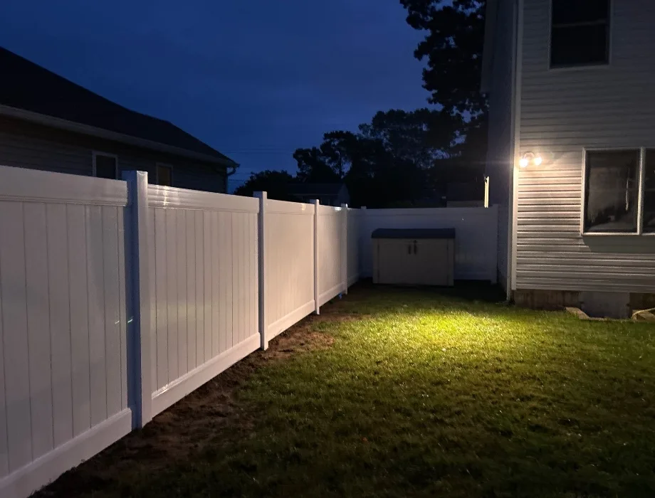6'H Hamilton - White White Vinyl Fence
