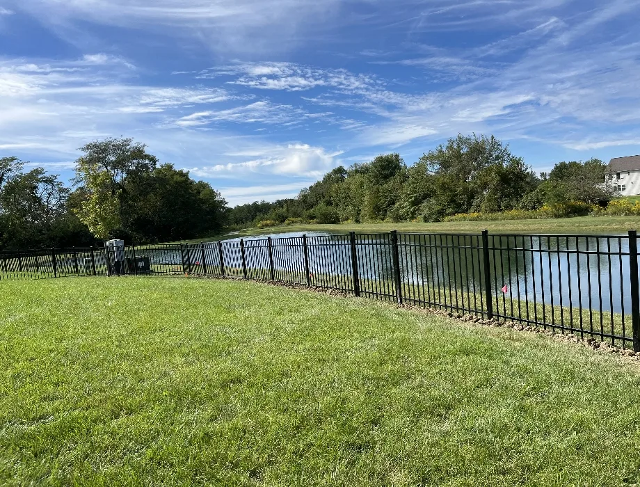 4'H Black 300 Sterling (R) Black Aluminum Fence