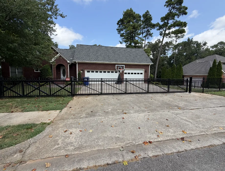 Black Aluminum Fence w/ Aluminum Gate