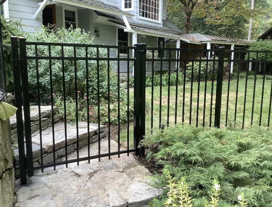 4'H Black 300 Sterling (R) Black Aluminum Fence