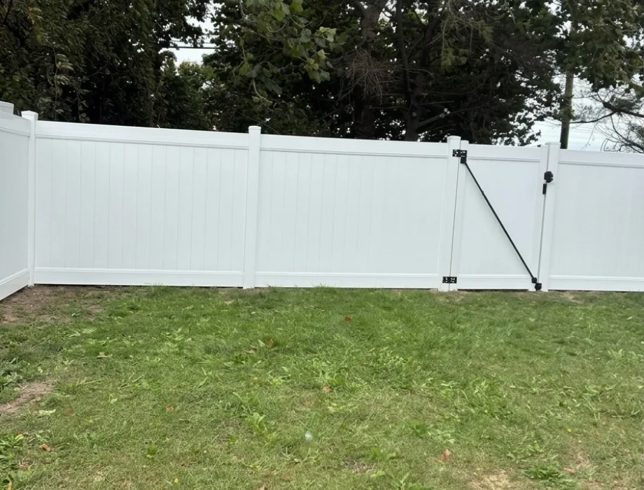 6'H Hamilton - White White Vinyl Privacy Fence