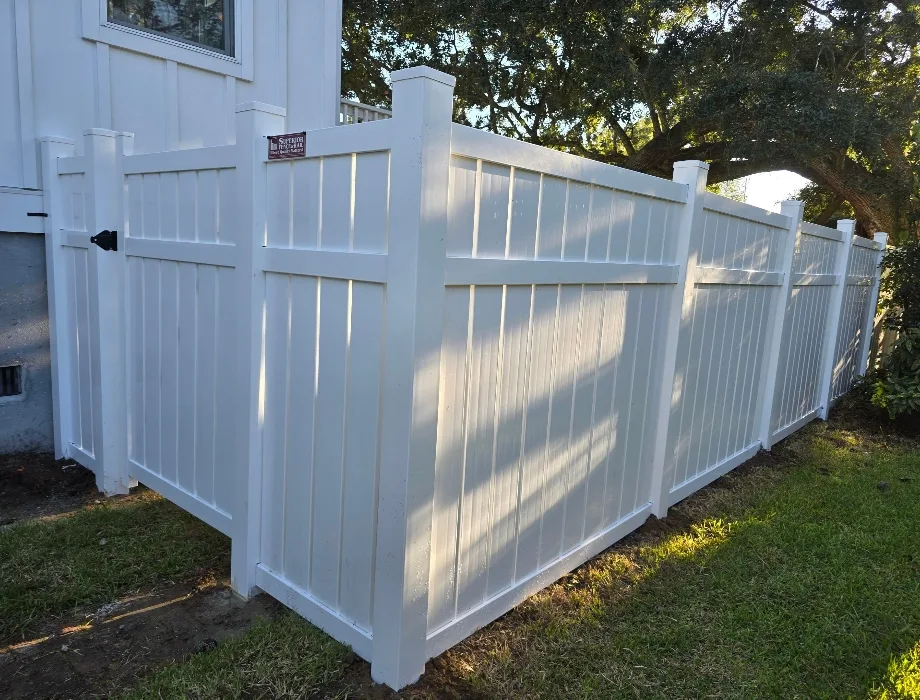 6'H White Hemsdale White Vinyl Fence