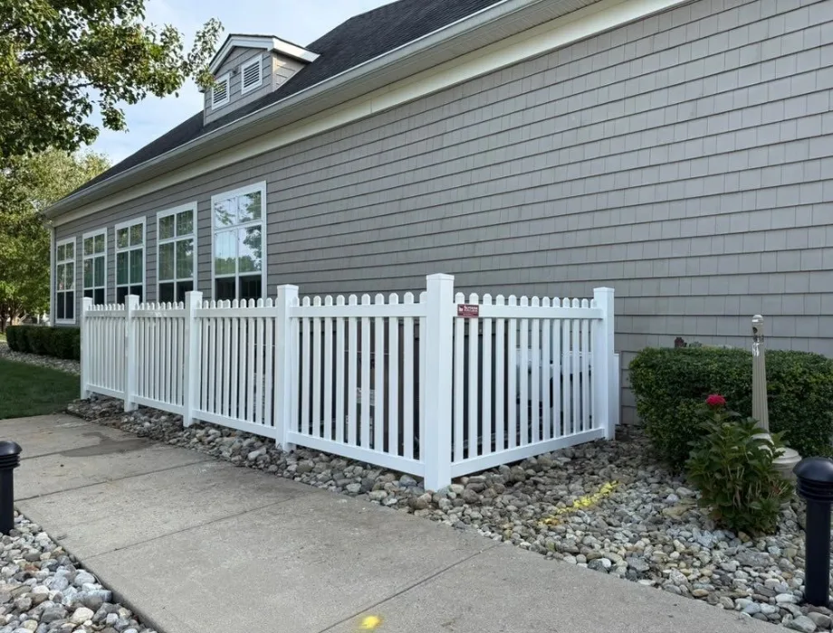 4'H Kirkwall - White AC Enclosure White Vinyl Fence