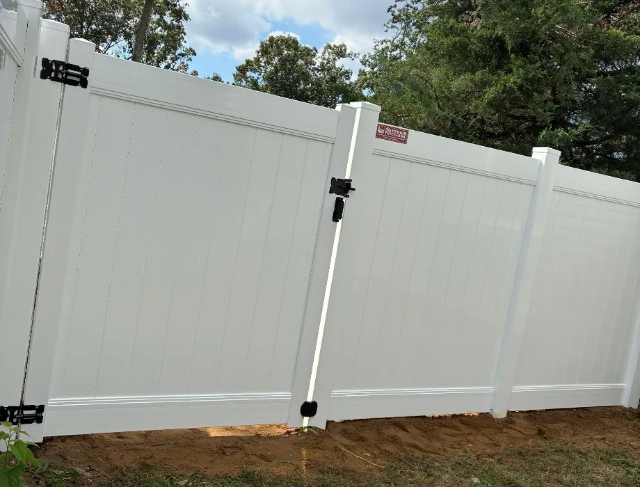 6'H Hamilton - White White Vinyl Fence