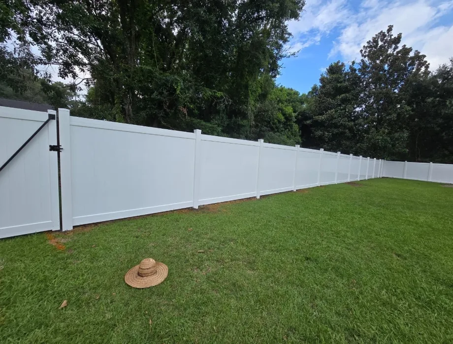 6'H White Hamilton White Vinyl Fence