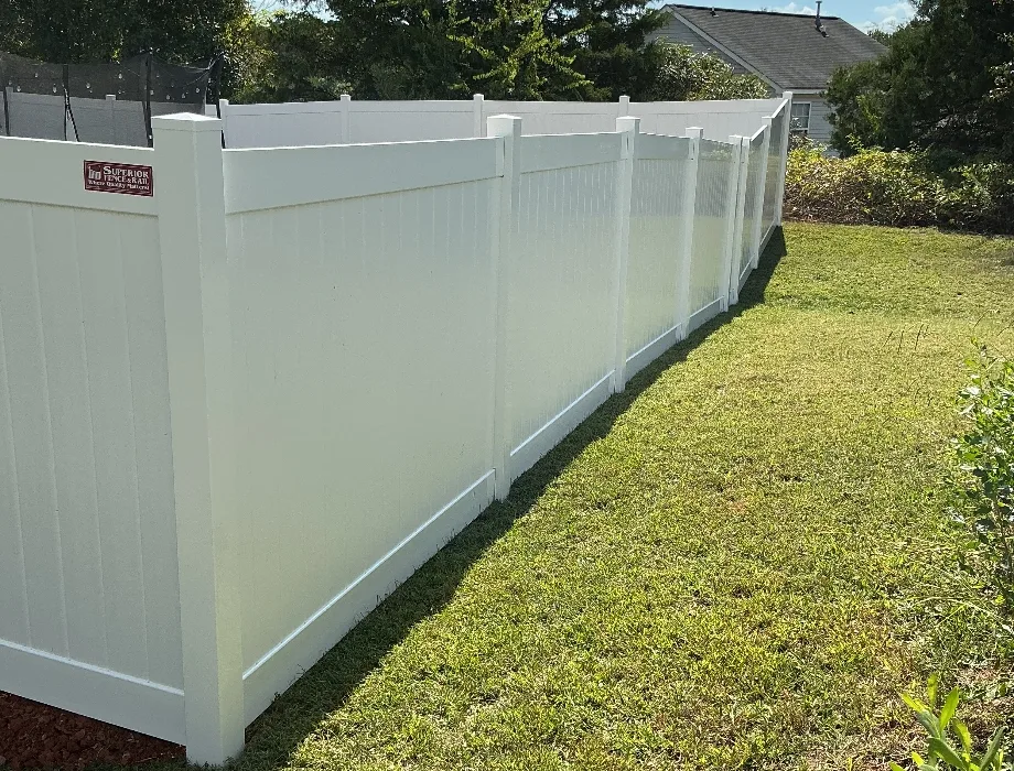 6'H White Hamilton #3 [ 8' OC No-Dig GR w/LP ] Vinyl Privacy Fence