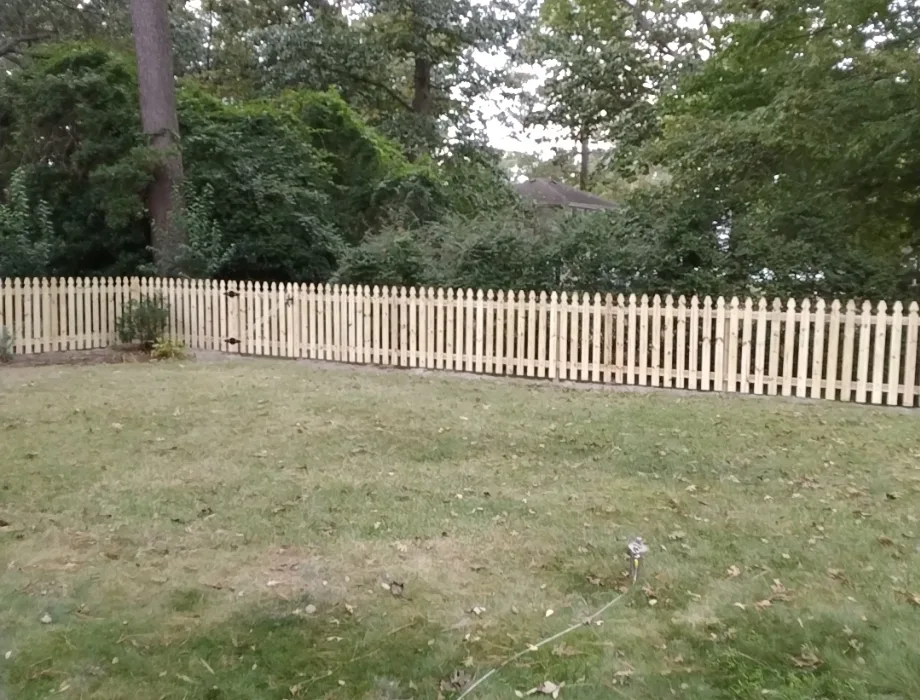 4'H Open Picket (French Gothic) French gothic 4ft space picket
