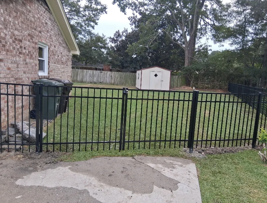 4'H Black 300 Sterling (R) Black Aluminum Fence