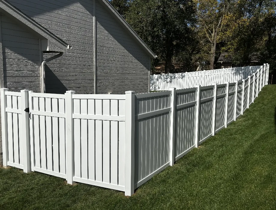 6'H White Hemsdale White Vinyl Fence