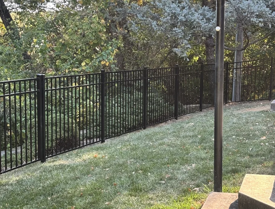 4'H Black 300 Sterling Flush Bottom (R) Black Aluminum Fence
