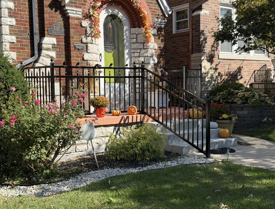 4'H Black 303 Empire (R) Black Aluminum Fence