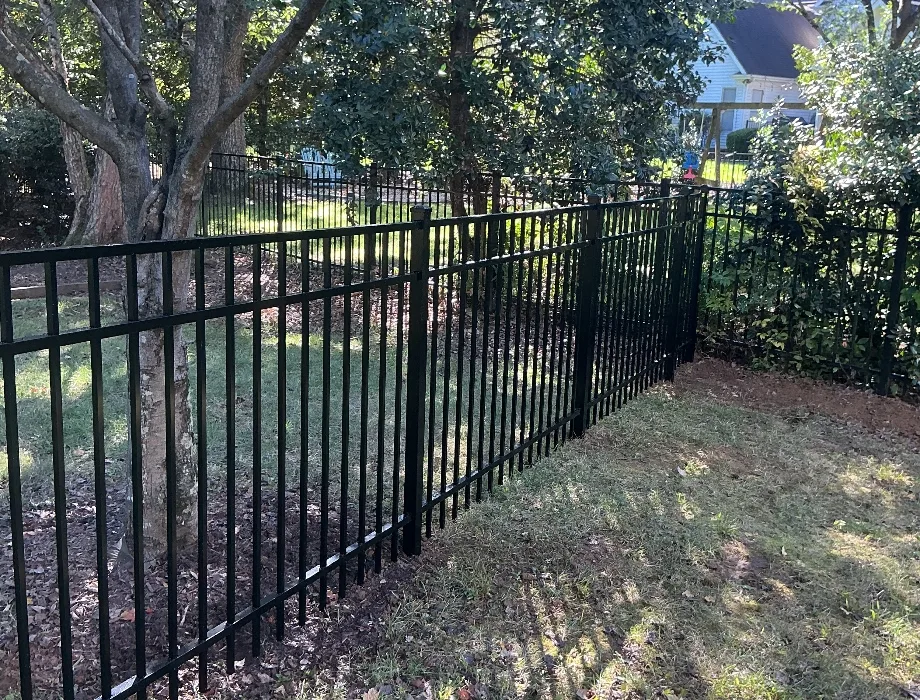 4'H Black 300 Sterling (R) Residential Aluminum Fence
