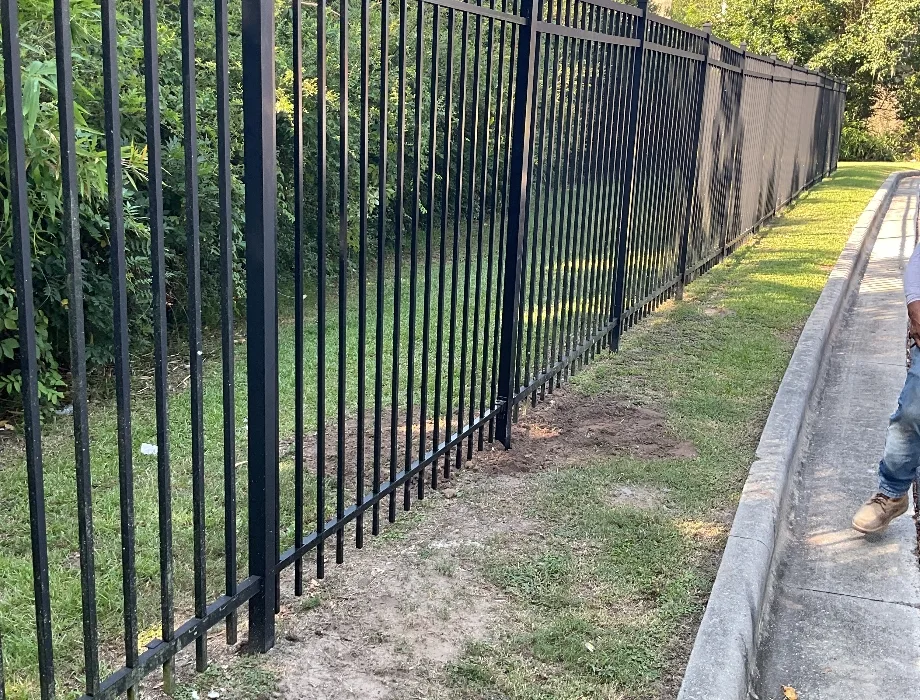 6'H Black 300 Sterling (R) Black Aluminum Fence