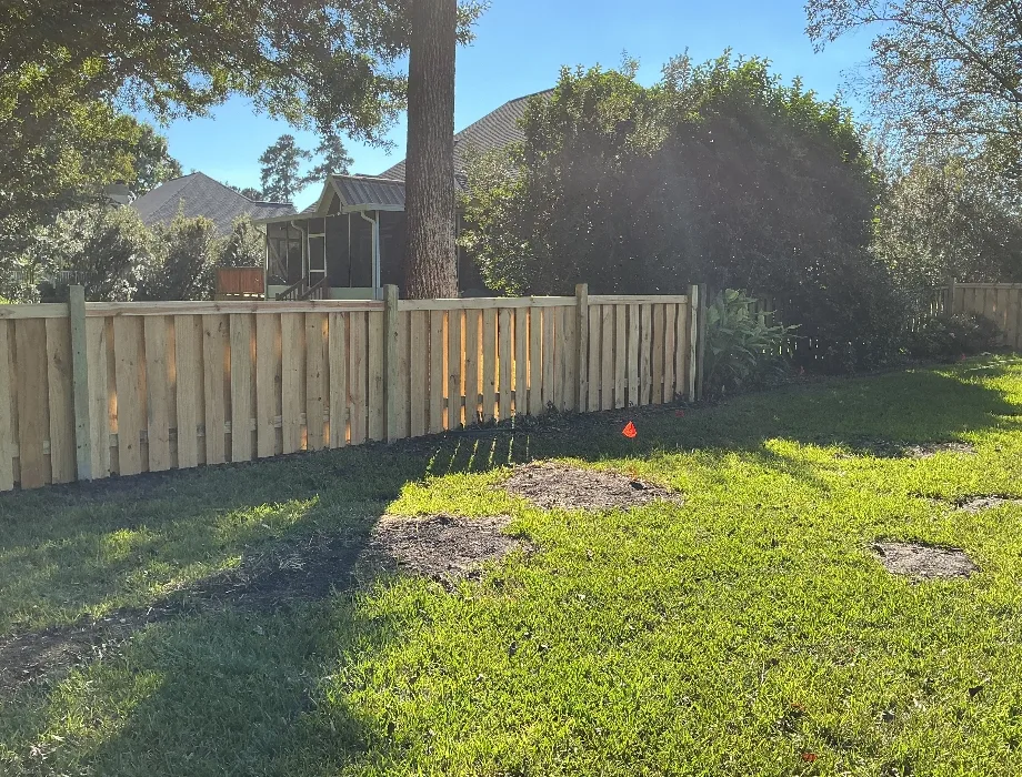 4'H Shadowbox Plus Natural Wood Fence