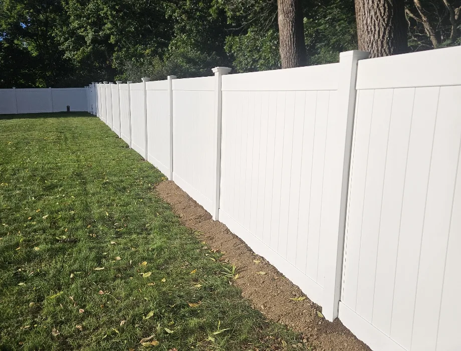6'H White Hamilton 8' OC White Vinyl Fence