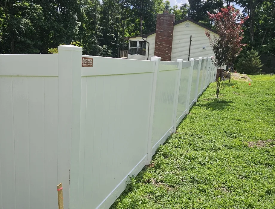6'H White Hamilton 8' OC White Vinyl Fence