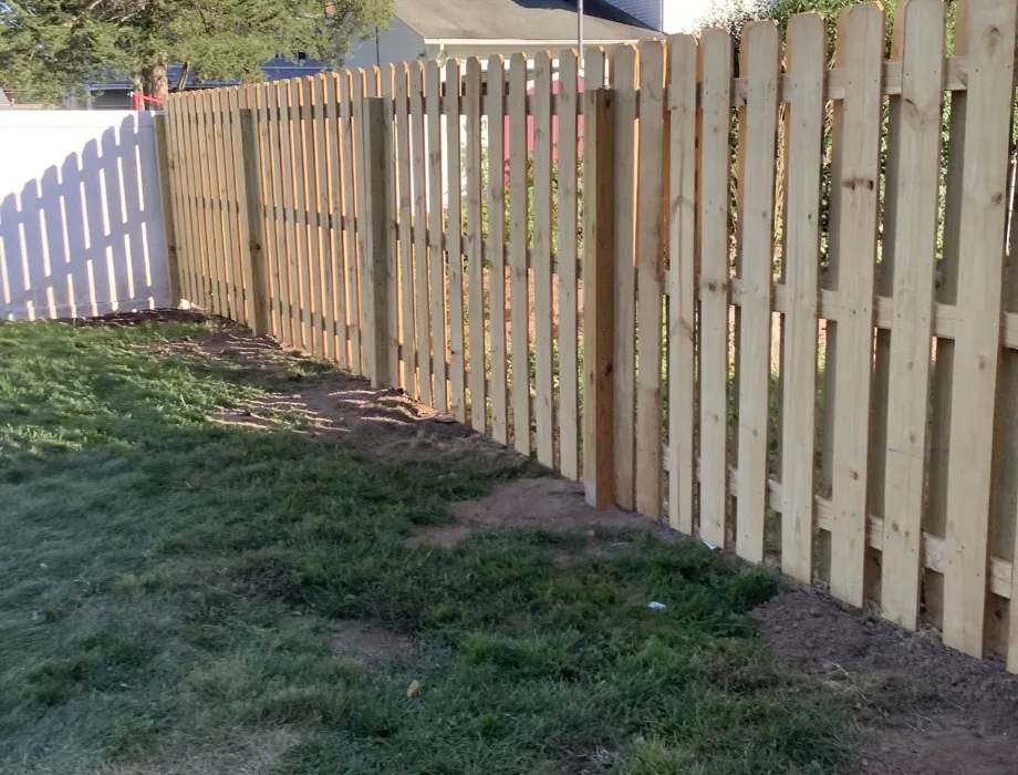 6'H Shadowbox Natural Wood Fence
