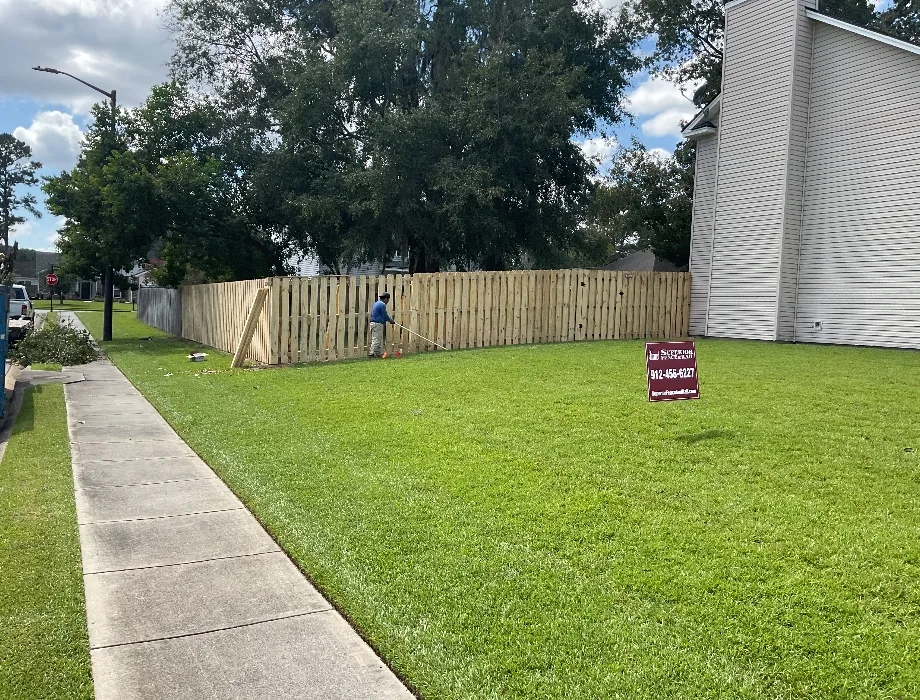 6'H Shadowbox Natural Wood Fence