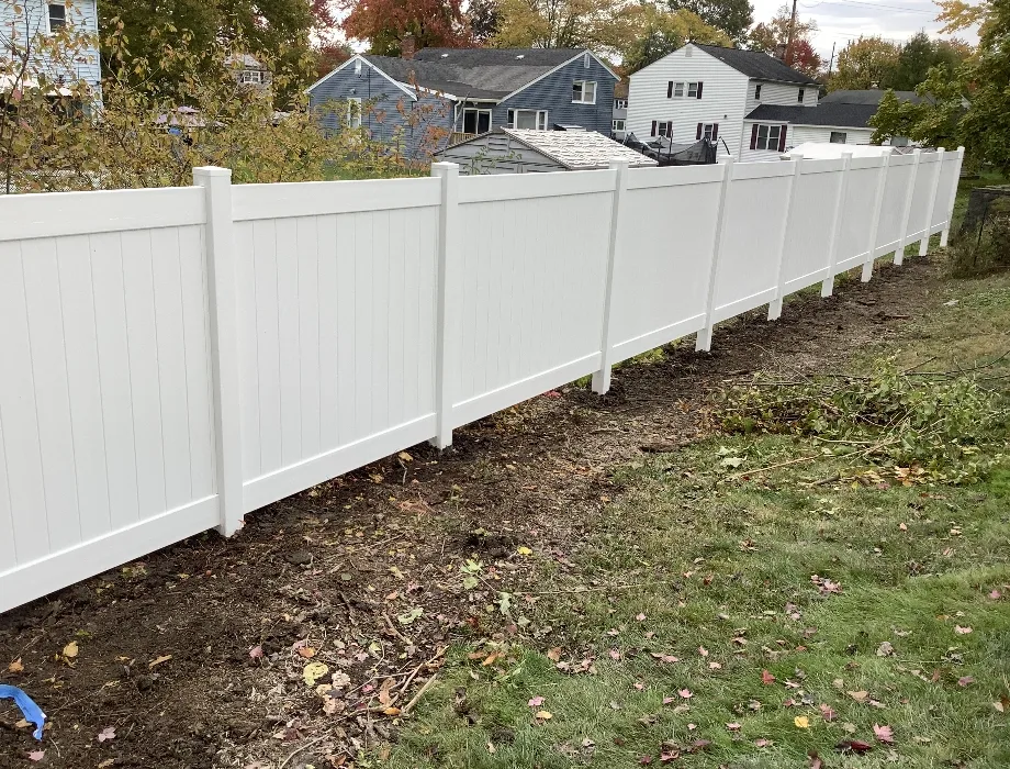 4'H White Hamilton Plus White Vinyl Fence