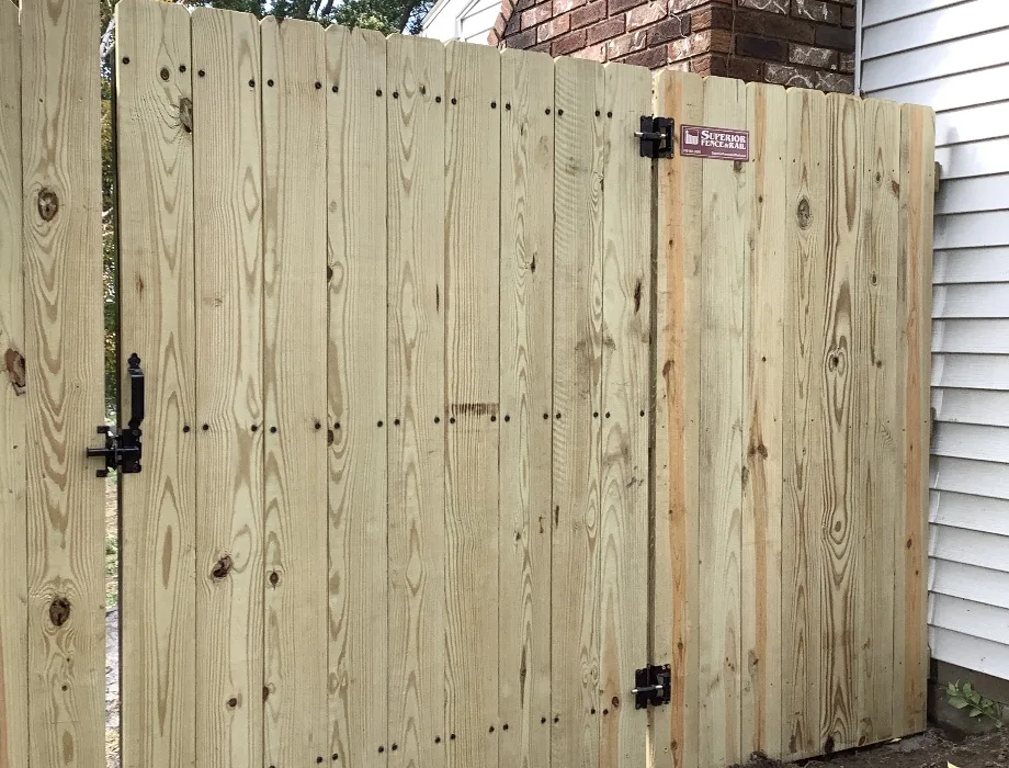 6'H Stockade Natural Wood Fence
