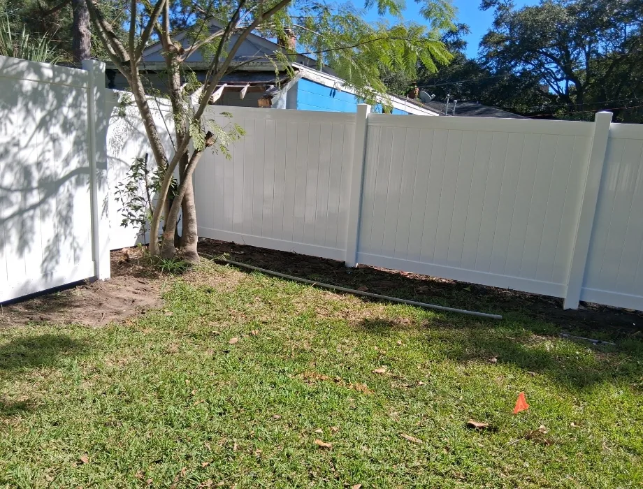 6'H White Hamilton White Vinyl Fence