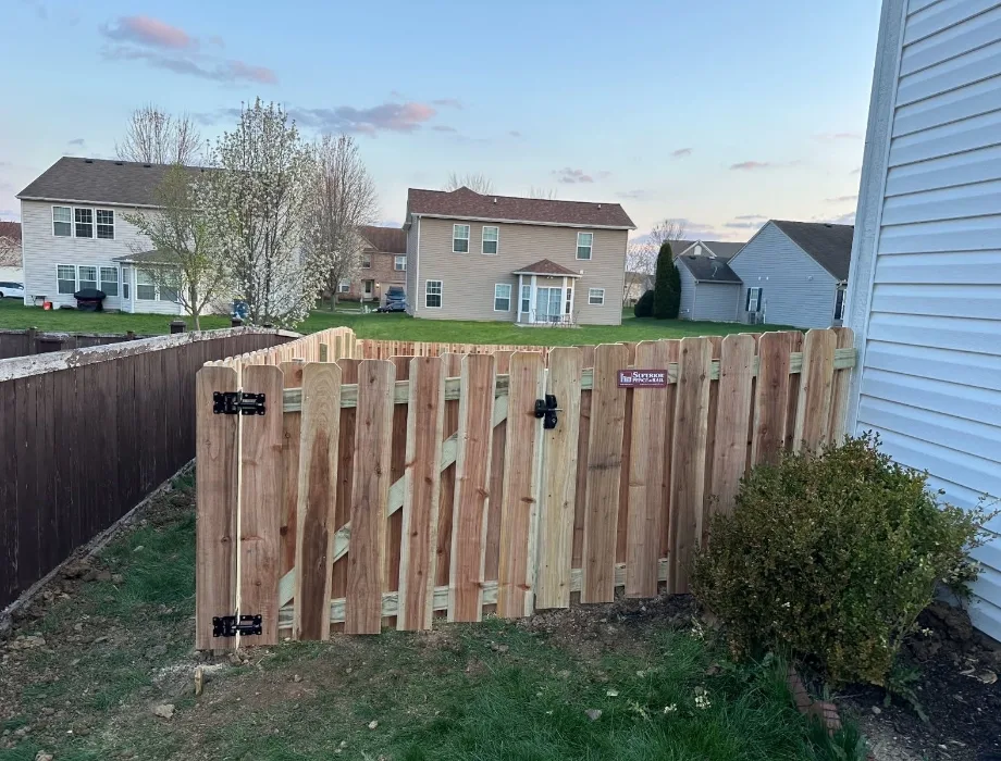 4'H Cedar Shadowbox Natural Wood Fence