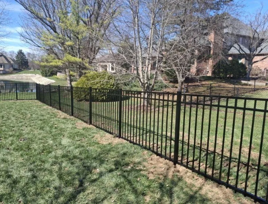 4'H Black 300 Sterling (R) Black Aluminum Fence