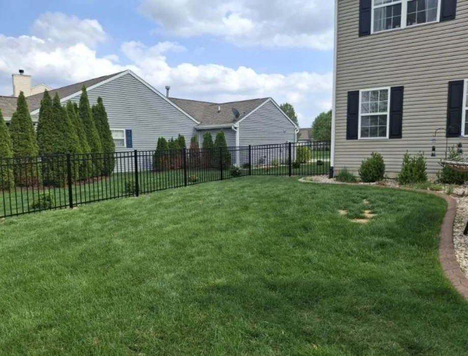 4'H Black 300 Sterling (R) Black Aluminum Fence