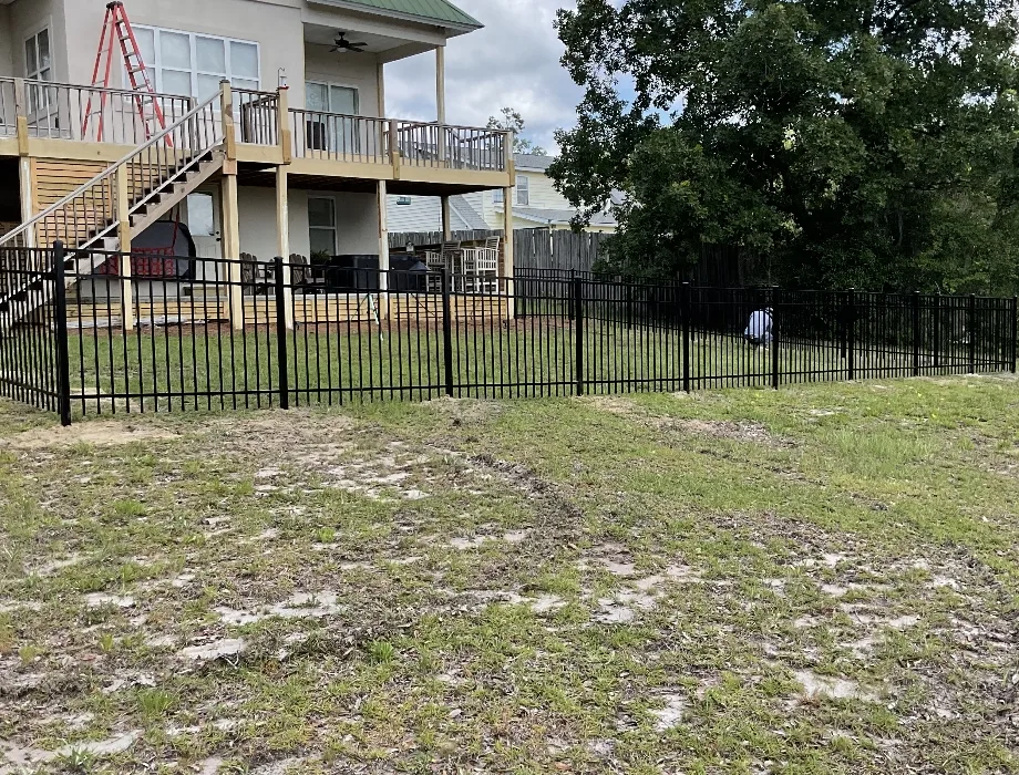 4'H Black 300 Sterling (R) Black Aluminum Fence