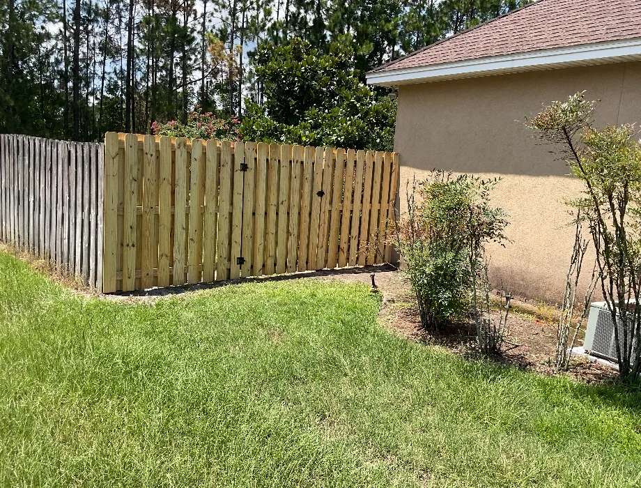 6'H Shadowbox Natural Wood Fence