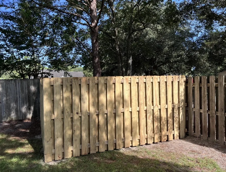 6'H Shadowbox Natural Wood Fence
