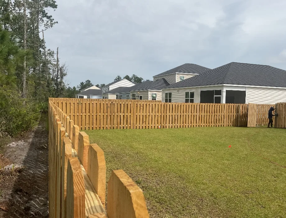 6'H Shadowbox Natural Wood Fence